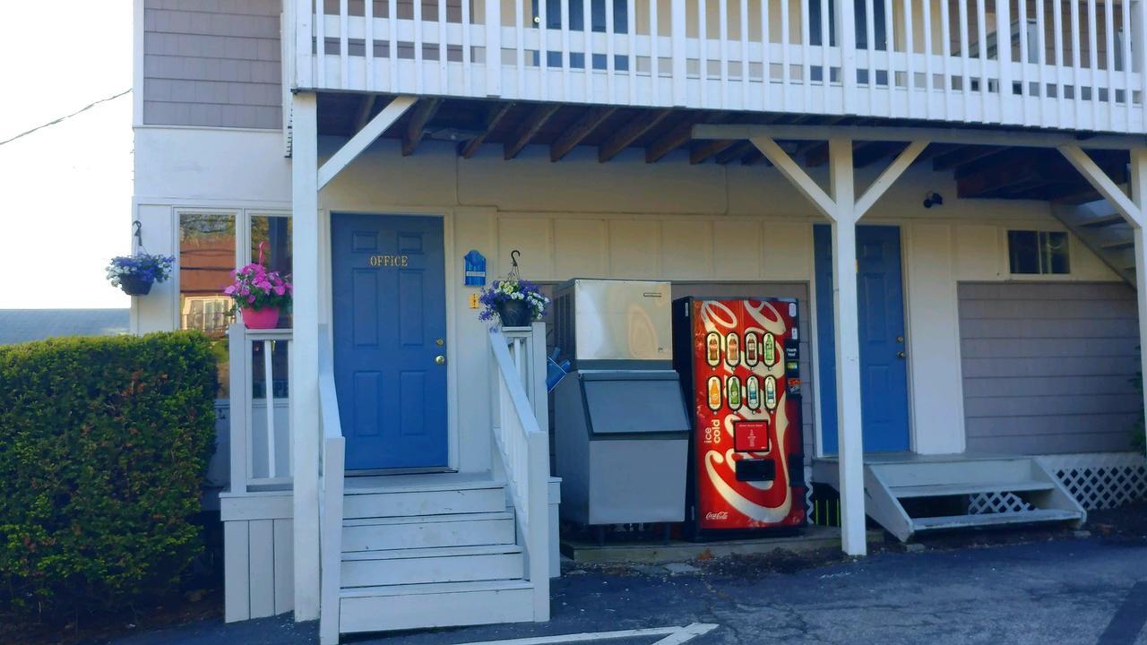 Smugglers Cove Inn Dayville 外观 照片
