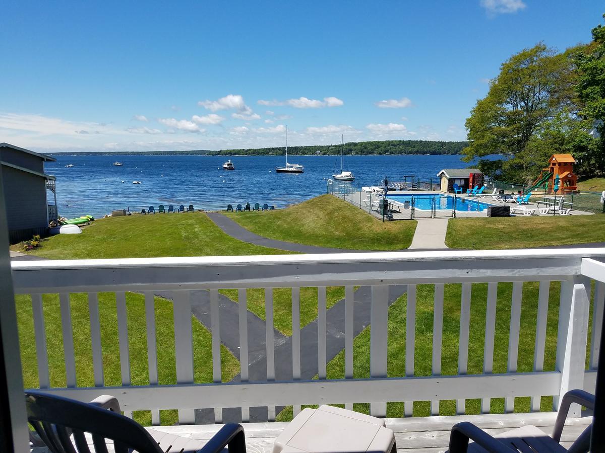Smugglers Cove Inn Dayville 外观 照片